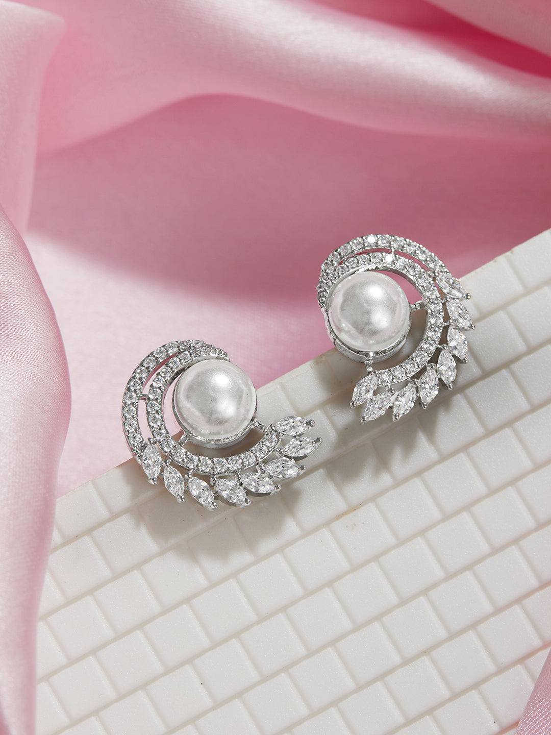 925 Sterling Silver Rhodium Plated Pearl Studds Earrings